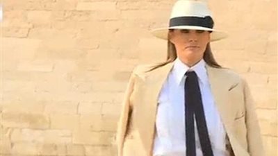 ميلانيا ترامب تصل إلى منطقة الأهرامات وتبدأ زيارتها من أبوالهول
