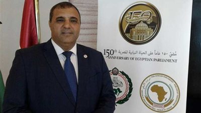 برلماني يتقدم بطلب مناقشة عامة بسبب تأخير توريد الأثاث والمعامل و الكتب الدراسية وغيرها للمدارس