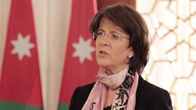 وزيرة السياحة الأردنية تعلن اكتشاف تماثيل أثرية بموقع الحمامات الشرقية في جرش