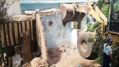 إزالة تعديات على ٣ آلاف متر من أملاك الدولة بالمنصورة