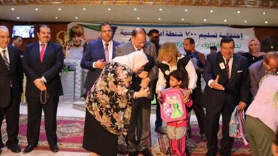 محافظ الفيوم يشهد احتفالية توزيع 700 شنطة مدرسية للأطفال الأيتام