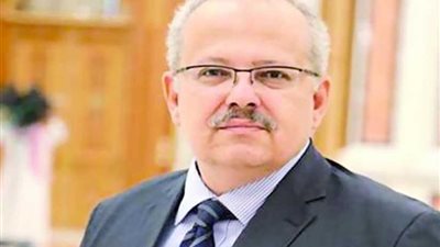 الخشت يوجه بسرعة علاج طالب عراقي بمستشفى الطلبة بالقاهرة