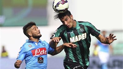 نابولي يهزم ساسولو 2/0 في الدوري الإيطالي