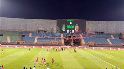 حضور جماهيري ضعيف بمباراة الأهلي والاتحاد.. (صور)