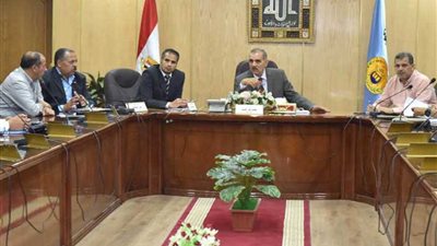 محافظ أسيوط : إجراءات مشددة لترخيص مركبات التوك توك بالقرى والمراكز