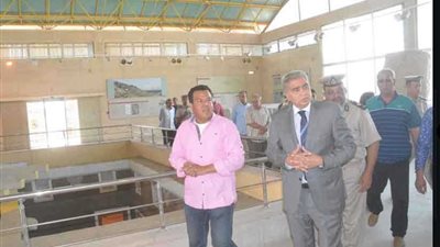 محافظ المنيا يتفقد مركز زوار تل العمارنة بدير مواس تزامنا مع تدفق الرحلات النيلية