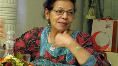 خالد عبد الجليل ينعي المخرجة الكبيرة عطيات الابنودى