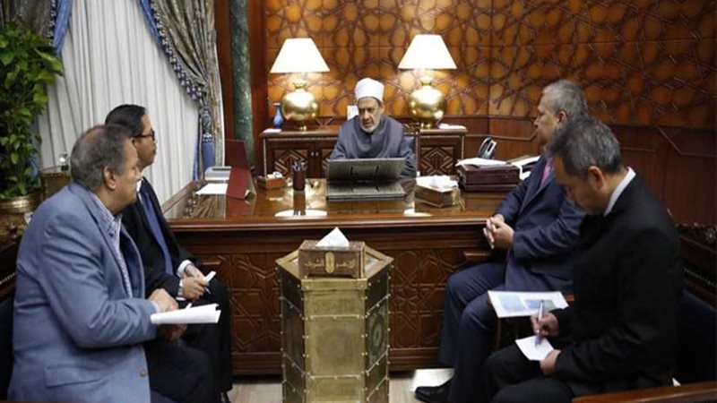 الإمام الأكبر لسفير