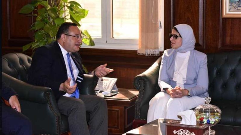 وزيرة الصحة تراجع