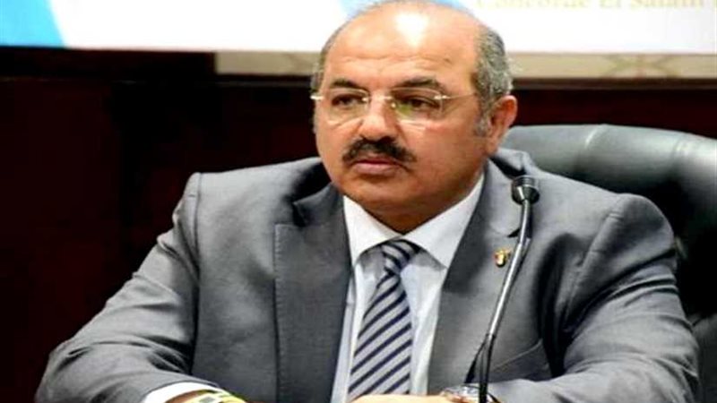 رئيس الزمالك يطعن