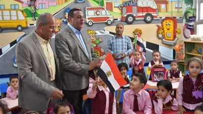 محافظ البحيرة يتفقد مشروعات بكوم حمادة