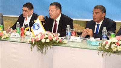 محافظ بني سويف يدعم فكرة إقامة مراكز ومدراس للتدريب