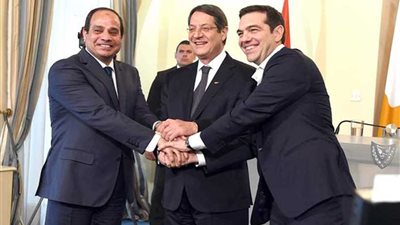 موجز الرابعة ..توقيع اتفاقيات تعاون على هامش 