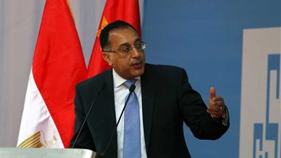 رئيس الوزراء يتابع الموقف التنفيذي لمشروعات المترو والطرق والكباري