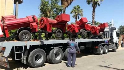 وزارة البيئة تدعم الوادي الجديد بماكينات لفرم مخلفات النخيل وجرارات زراعية