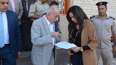 نائب محافظ البحيرة تتفقد قرية واقد النموذجية (صور)