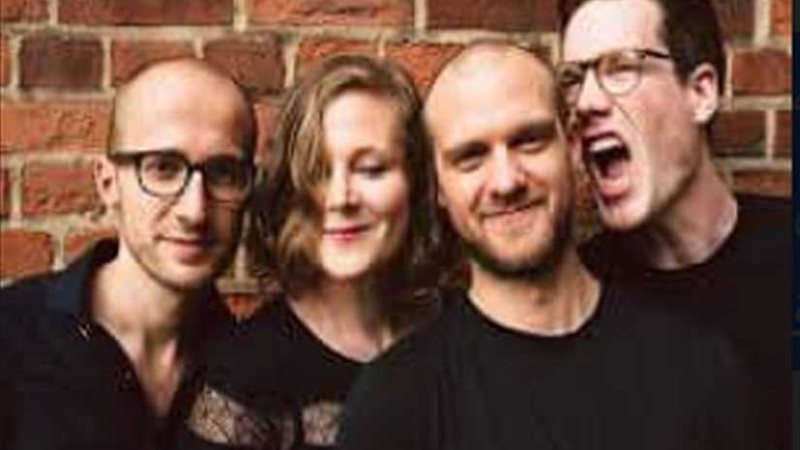 لأول مرة عازفة طبول