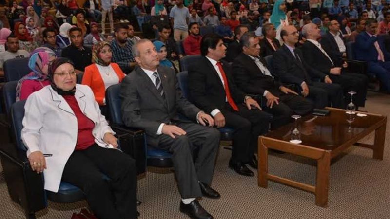 نقيب الصحفيين يرفع