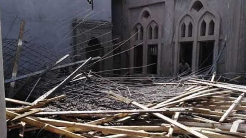 إصابة 4 عمال إثر