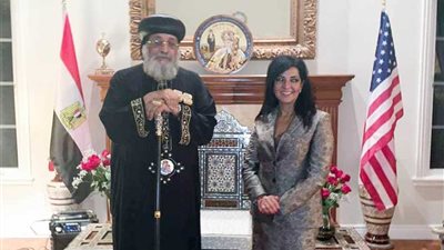 البابا تواضروس يستقبل قنصل مصر بلوس أنچلوس (صور)
