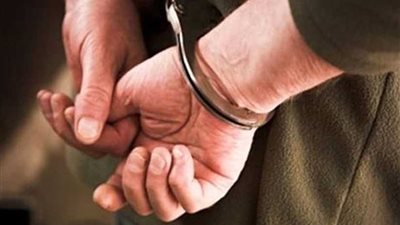 مقاول الساحل.. تاجر أسلحة نارية