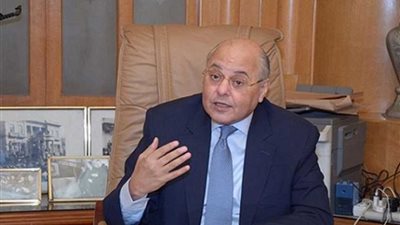 موسى مصطفي: 