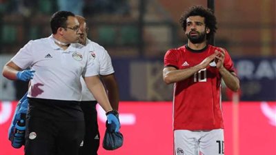 طبيب المنتخب يكشف موعد عودة محمد صلاح للملاعب