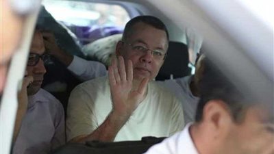 بعد إطلاق أنقرة سراحه .. القس برونسون في واشنطن تمهيدا للقاء ترامب