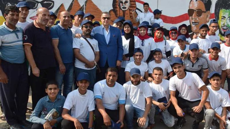 500 شباب وفتاة في