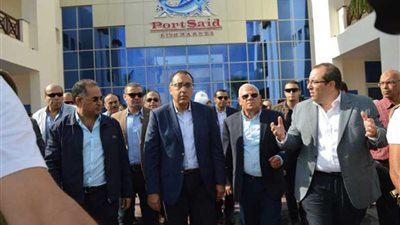 رئيس الوزراء يشيد بمشروع سوق الاسماك الجديد