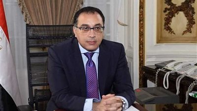 رئيس الوزراء يتفقد مشروع الاستزراع السمكي لهيئة قناة السويس