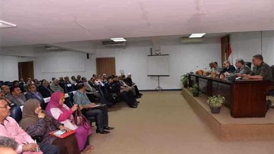 محافظ أسيوط يترأس الاجتماع التنسيقي لتوزيع مهام سيناريو إدارة الأزمات والكوارث.. (صور)