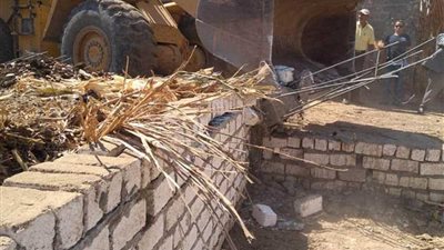 إزالة 6 تعديات على أملاك الدولة بمنفلوط.. 