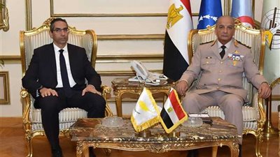 وزير الدفاع يبحث مع نظيره القبرصي تنسيق الجهود لمواجهة التحديات المشتركة