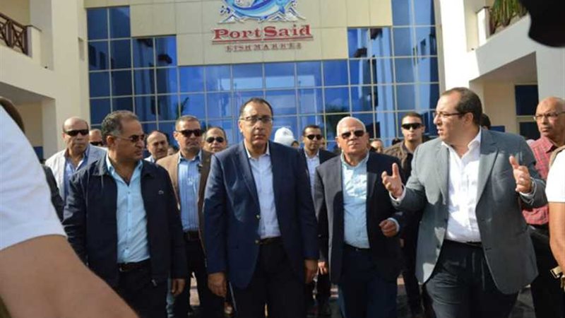 رئيس الوزراء يشيد