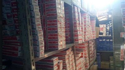 مباحث التموين تداهم مخزن قطع غيار سيارات بـ