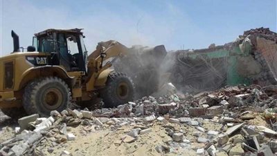 إزالة 6 حالات تعدٍ على أملاك الدولة بمركز مغاغة بالمنيا