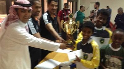 المدرب المصري يقود إسكواش الحراء للفوز ببطولة المملكة