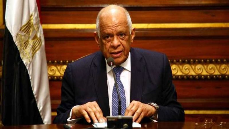 عبدالعال  يبحث مع