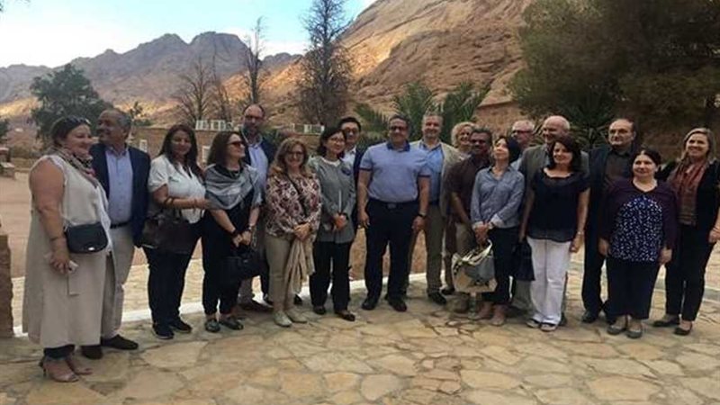 العناني يتفقد دير