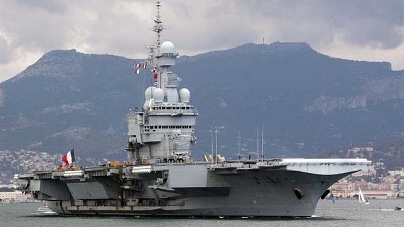 فرنسا سترسل حاملة