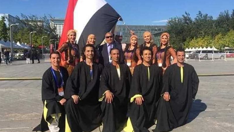 الفنون الشعبية يحتفل