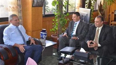 محافظ الإسماعيلية يستقبل وفد أعضاء لجنة متابعة مراكز المعلومات بالمحافظات