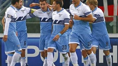 لاتسيو يفوز على بارما بثنائية نظيفة في الدوري الإيطالي لكرة القدم