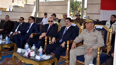 محافظ القليوبية ومدير الأمن يكرمان الضباط والجنود المتميزين