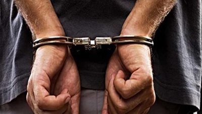 ضبط عاطل ينتحل صفة صحفى للنصب على أصحاب المصانع بالعبور