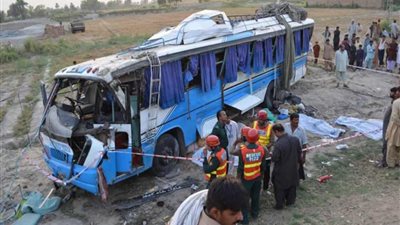 مقتل 19 شخصا بتصادم حافلتين في باكستان
