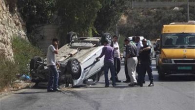 إصابة 12 شخصا فى حادث انقلاب سيارة شمال اليونان