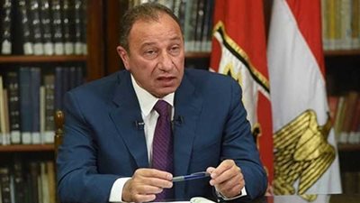 الخطيب يطمئن على بعثة الأهلي في الجزائر