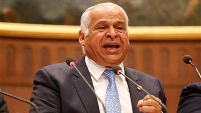 فرج عامر يحذر من غرق الإسكندرية خلال أيام